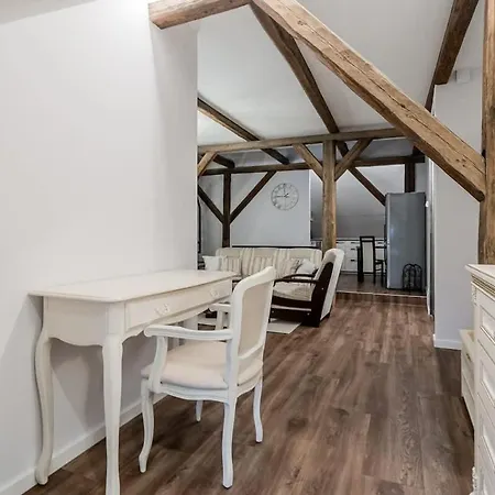 Apartman Domillion 2bdr At Historical Building Vs511b